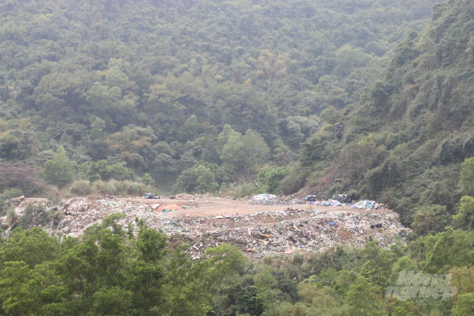 Bãi xử lý rác tạm được xem là tốt bậc nhất của Hải Phòng tại xã Trân Châu, huyện Cát Hải. Ảnh: Đinh Mười.