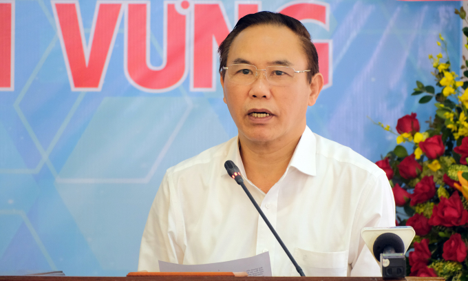 Thứ trưởng Phùng Đức Tiến phát biểu tại Diễn đàn Phát triển ngành nhuyễn thể bền vững tổ chức ở Nam Định ngày 6/4. Ảnh: Đức Minh.