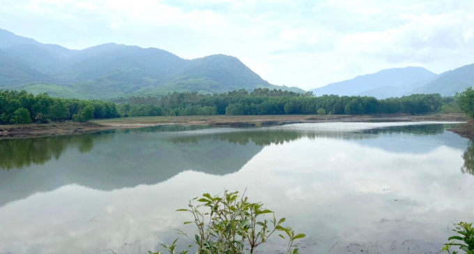 Dự án khu du lịch sinh thái hồ Suối Cầu ở huyện Vân Canh (Bình Định) hiện đang 'tắc tị'. Ảnh: V.Đ.T.