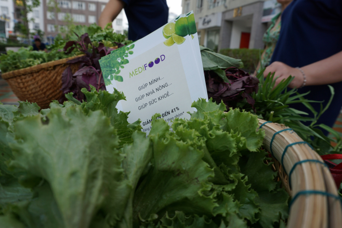 The message on Medifood.IO's vegetable cart. Photo: Hong Thuy.