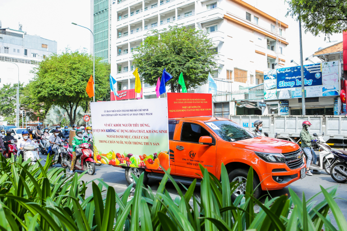 Tuyên truyền quảng bá sản xuất, kinh doanh nông lâm thủy sản đảm bảo chất lượng, an toàn. Ảnh: BQL ATTP.