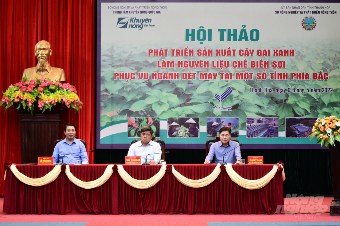 Hội thảo 'Phát triển sản xuất cây gai xanh làm nguyên liệu sợi phục vụ ngành dệt may tại một số tỉnh phía Bắc' diễn ra tại Cẩm Thủy, Thanh Hóa cuối tuần qua. Ảnh: Tùng Đinh.