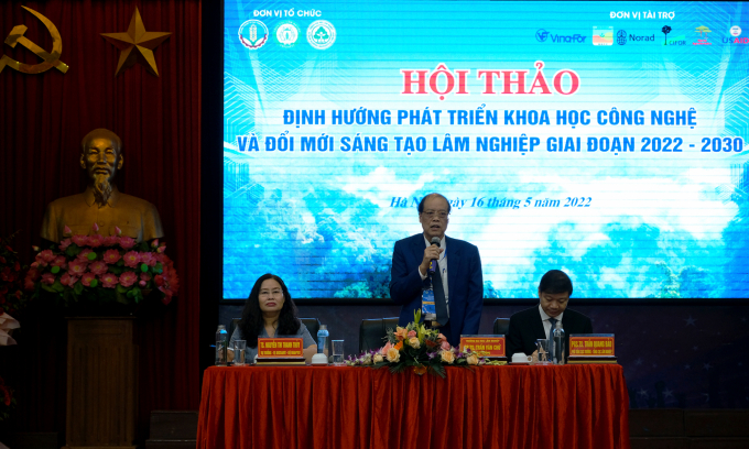 The hosts at the Seminar held by Vietnam National University of Forestry on May 16. Photo: Bao Thang. 