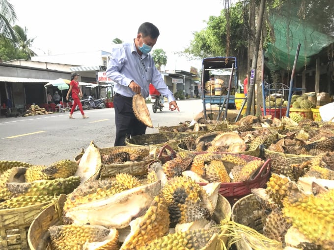 Durian husks come out as a previous organic source. Photo: Minh Dam.
