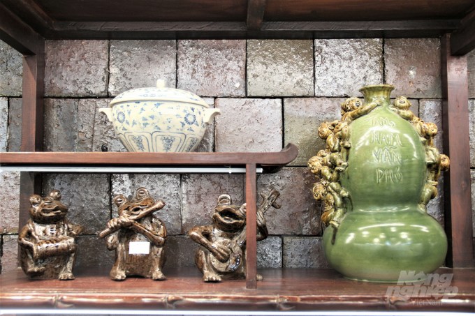 Sản phẩm gốm sứ Quang Vinh có sự khác biệt rõ rệt so với các sản phẩm gốm sứ khác. Ảnh: Trung Quân