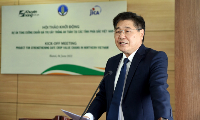 Mr. Le Quoc Thanh, Director of the National Agricultural Extension Center, spoke at the kick-off meeting of the Project for 'Strengthening safe crop value chains in Northern Vietnam'. Photo: Bao Thang.