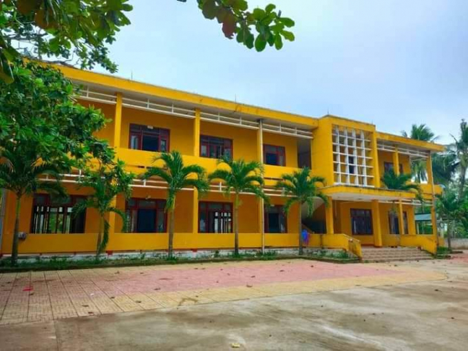 Ngôi trường khang trang này sẽ bị huyện Bình Sơn phá bỏ.
