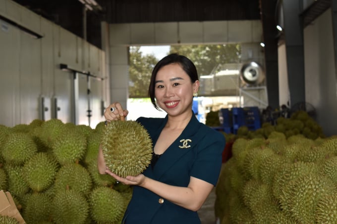 Phó Giám đốc Công ty TNHH Xuất nhập khẩu trái cây Chánh Thu Ngô Tường Vy. Ảnh: Minh Đảm.