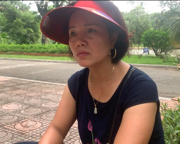 Bà Xuân trao đổi với phóng viên Báo Nông nghiệp Việt Nam. 