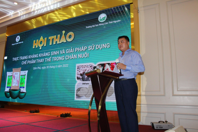 Mr. Jo Wan Su, General Director of Vietko Bio Joint Stock Company, shared the potential advantages of antibiotic substitutes. Photo: Nguyen Thanh.