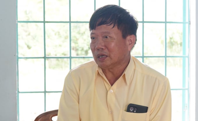 Ông Phạm Đình Luyến, Tổng Giám đốc Công ty TNHH MTV Cao su Chư Păh nói về những khó khăn khi ngày đầu đưa cao su đến Nông trường cao su Hà Tây. Ảnh: Quang Yên.