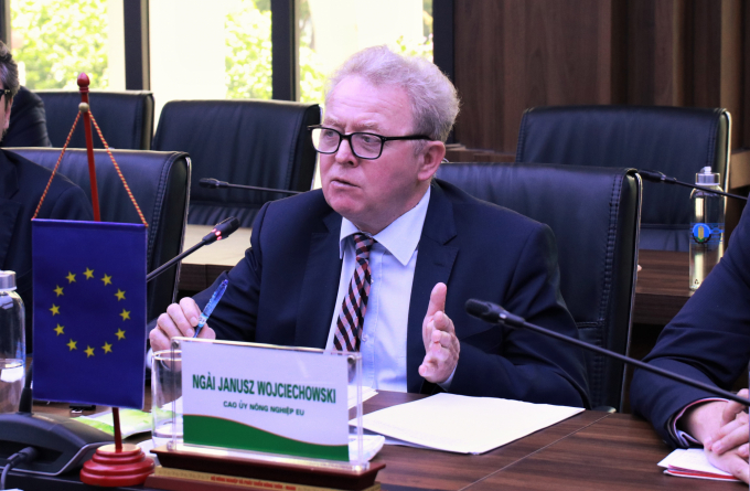 Commissioner Janusz Wojciechowski hoped that the Vietnamese side would continue to have actions to open the market for EU member countries in the near future. Photo: Hoang Giang.