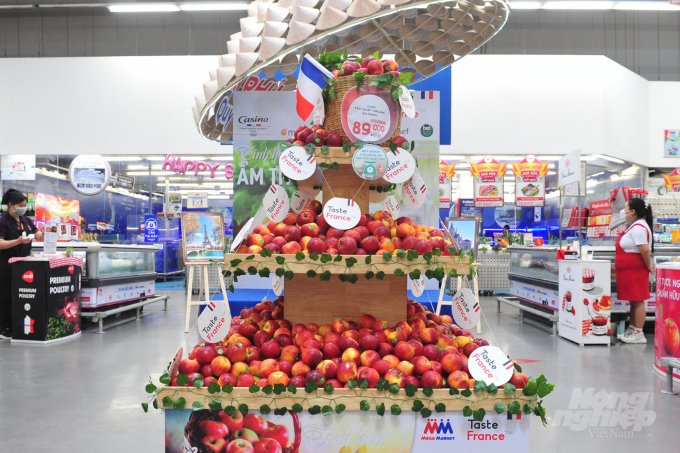 Nông sản Pháp - một quốc gia EU, được giới thiệu tại một hệ thống siêu thị ở Việt Nam. Ảnh: Thanh Sơn.
