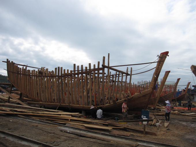 Hàng loạt tàu cá được đóng mới tại HTX Viễn Đông - Sa Huỳnh (ảnh chụp 2015). Ảnh: Thanh Kỳ.