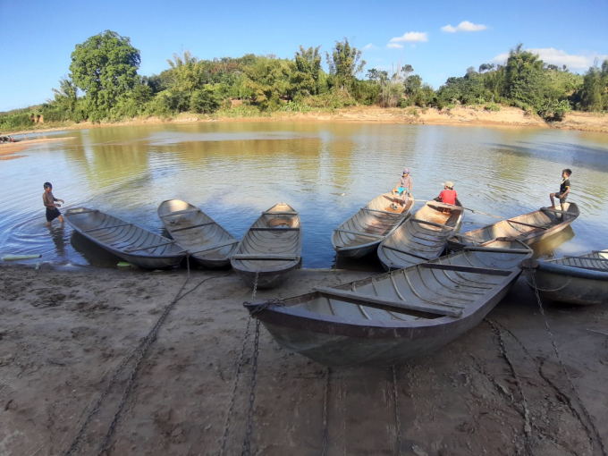 Hiện tại, cuộc sống của người dân tại làng Kon Kơ Tu phụ thuộc chủ yếu vào du lịch. Ảnh Tuấn Anh.