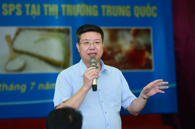 TS Lê Thanh Hòa, Giám đốc Văn phòng SPS Việt Nam phân tích về các quy định cho bà con nông dân và doanh nghiệp. Ảnh: Tùng Đinh.