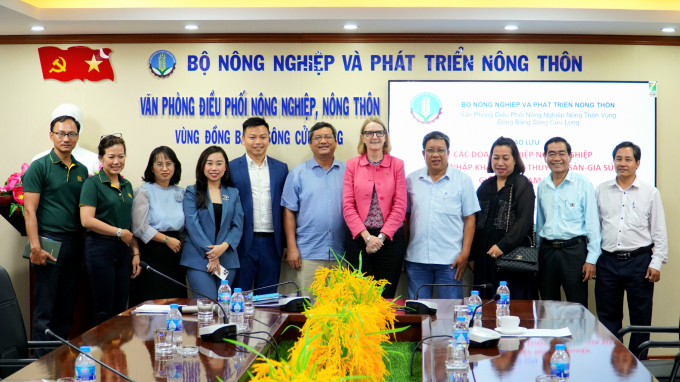 Các doanh nghiệp tham gia giao lưu với bà Sarah Hooper, Tổng lãnh sự Úc tại TP Hồ Chí Minh. Ảnh: Kim Anh.