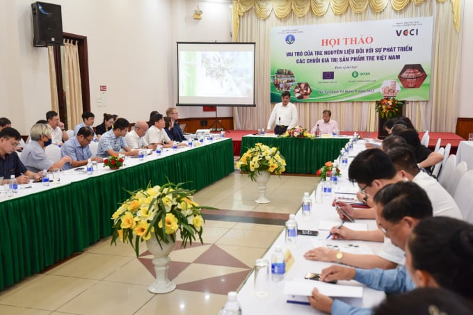 Hội thảo 'Vai trò của tre nguyên liệu đối với sự phát triển của chuỗi giá trị sản phẩm tre Việt Nam' được tổ chức tại Hà Nội. Ảnh: Tùng Đinh.