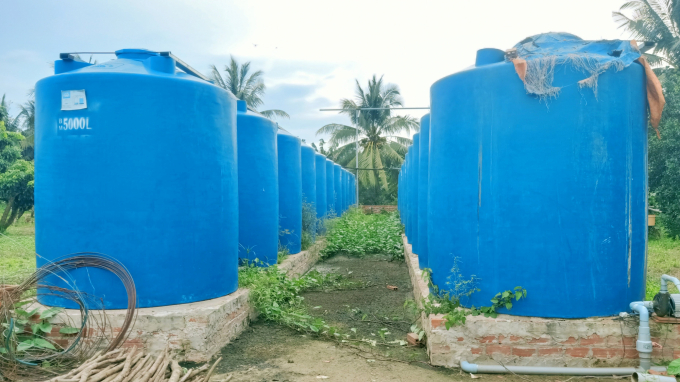 Hiện nay tại xã Nhơn Phú đã có các cơ sở đầu tư ủ phân bón hữu cơ từ cá tra phục vụ các nhà vườn. Ảnh: Kim Anh.