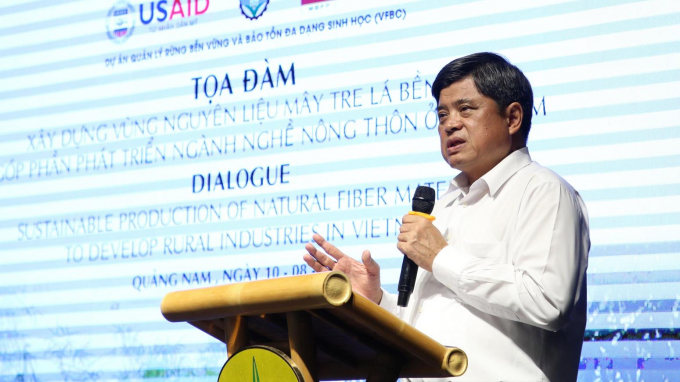 Thứ trưởng Bộ NN-PTNT Trần Thanh Nam cho rằng, sắp tới cần xây dựng được vùng nguyên liệu mây tre lá có chứng chỉ, bền vững, gắn với ngành nghề và du lịch nông thôn. Ảnh: L.K.