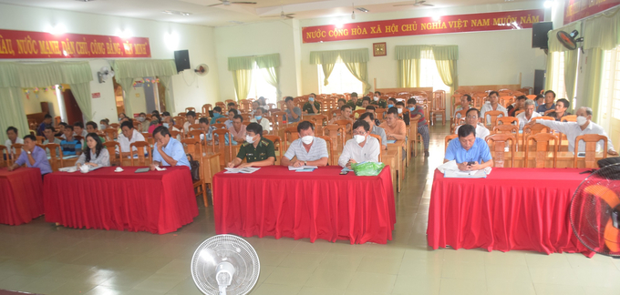 Ngư dân Bình Định “lưu vong” vào tỉnh Bà Rịa-Vũng Tàu tập trung nghe đoàn công tác liên ngành của Bình Định tuyên truyền về IUU. Ảnh: V.Đ.T.