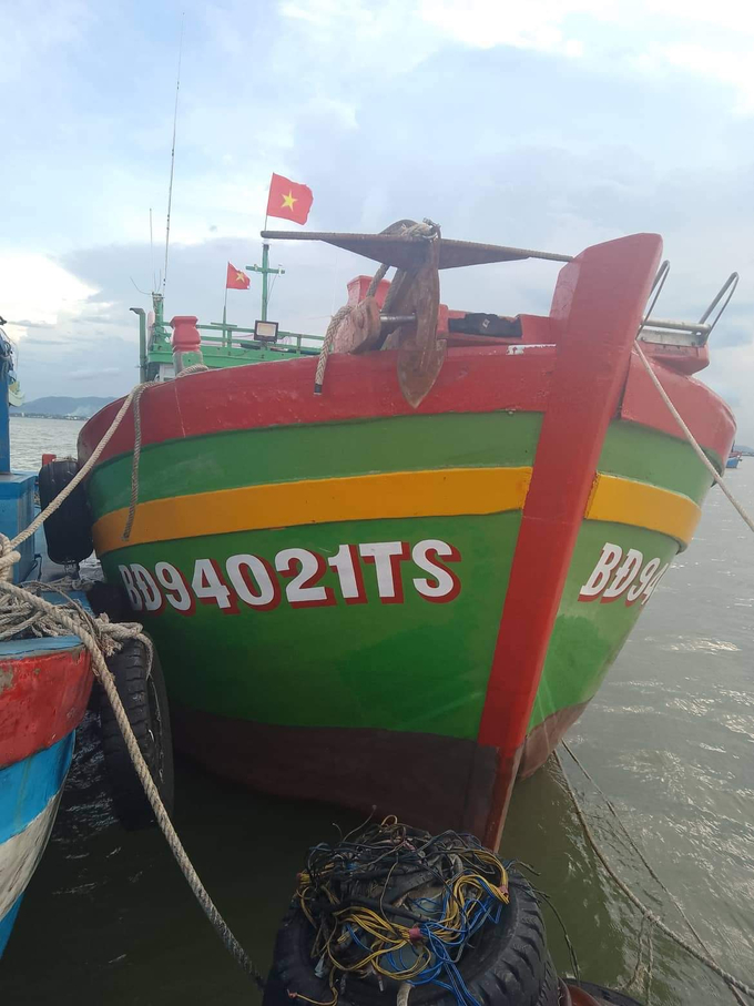 Tàu cá BĐ 94021-TS của ngư dân Nguyễn Thành Danh ở xã Mỹ Thành (huyện Phù Mỹ, Bình Định). Ảnh: NVCC.