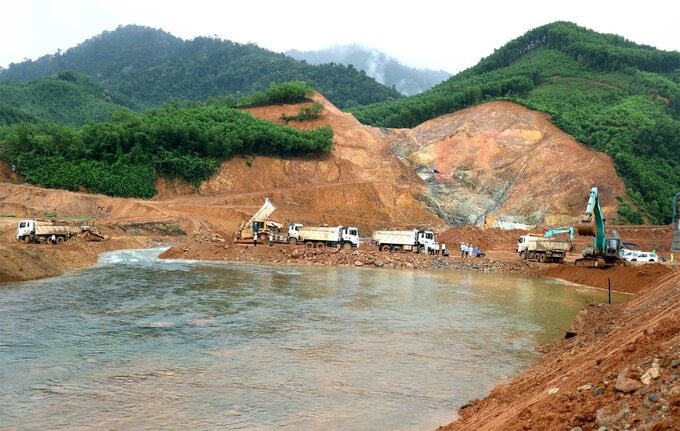 Khởi động xây dựng hồ Đồng Mít tại xã An Trung (huyện An Lão, Bình Định). Ảnh: V.Đ.T.