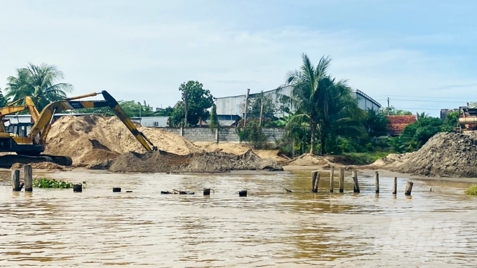 Chuyên gia dự báo, cát sông Mekong sẽ cạn kiệt, không về vùng ĐBSCL trong tương lai. Ảnh: Kim Anh.