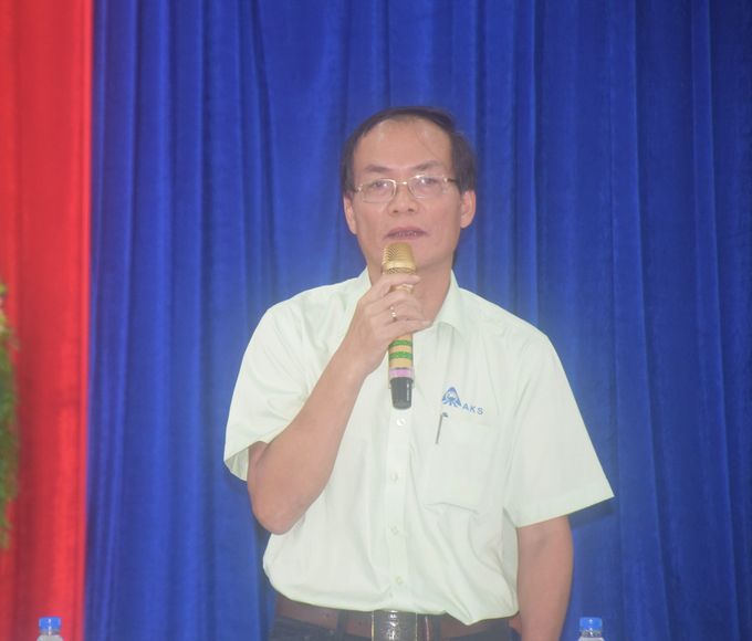 Ông Nguyễn Hoàng Phước, Phó Giám đốc Nhà máy Đường An Khê, cam kết sẽ nhắc nhở các chủ phương tiện vận chuyển mía cho nhà máy không vi phạm luật giao thông. Ảnh: V.Đ.T.