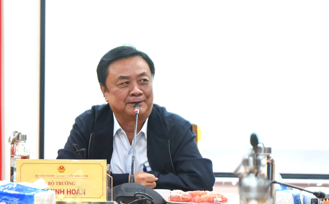 Bộ trưởng Lê Minh Hoan truyền cảm hứng để mỗi người trong tập thể Báo có thêm cảm xúc tích cực trong hoạt động nghiệp vụ báo chí. Ảnh: Tùng Đinh.