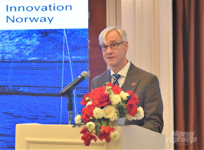 Secretary of State Erling Rimestad highly regarded the bilateral relationship between the two countries in many fields, particularly the effective coordination in the fisheries sector. Photo: Pham Hieu.