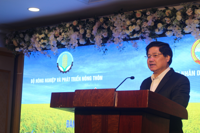 Thứ trưởng Bộ NN-PTNT Lê Quốc Doanh phát biểu, đánh giá sản xuất lúa phía Bắc thắng lợi trong năm 2020. Ảnh: Mai Chiến