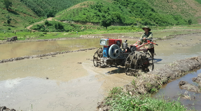 Những chiếc máy cày đã về buôn làng ở xã Yang Mao, giúp bà con không còn phải lao động tay chân. Ảnh: Tùng Lâm.