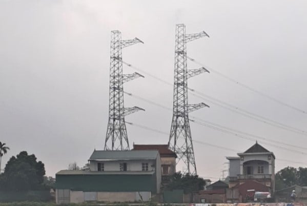 Khoảng cột 90-92, trên địa bàn huyện Thường Tín Hà Nội.