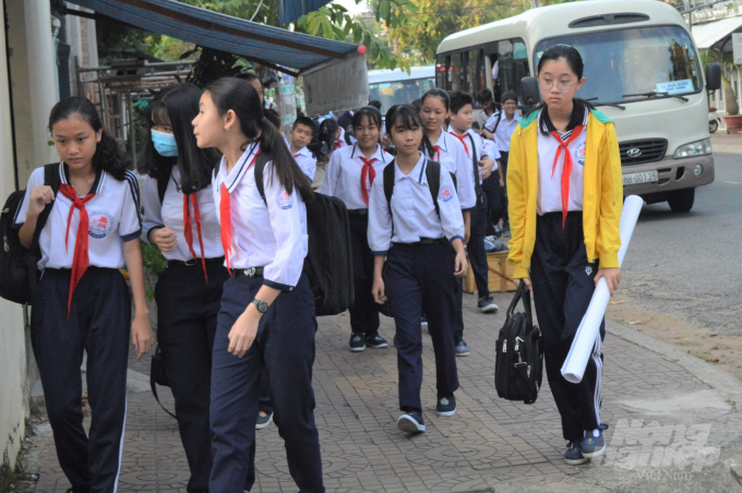 UBND tỉnh Kiên Giang vừa có văn bản đồng ý cho tất cả học sinh, sinh viên trên địa bàn tỉnh nghỉ học từ ngày 23/3 để phòng chống ịch Covid-19. Ảnh: Trung Chánh.