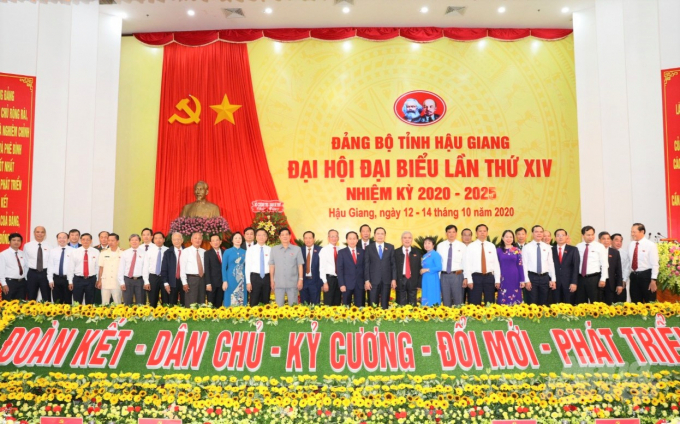 Đại hội Đại biểu Đảng bộ tỉnh Hậu Giang lần thứ XIV, nhiệm kỳ 2020-2025 có 349 đại biểu chính thức, thay mặt cho hơn 33 ngàn đảng viên của 11 Đảng bộ trực thuộc Tỉnh uỷ về dự. Ảnh: Trung Chánh.