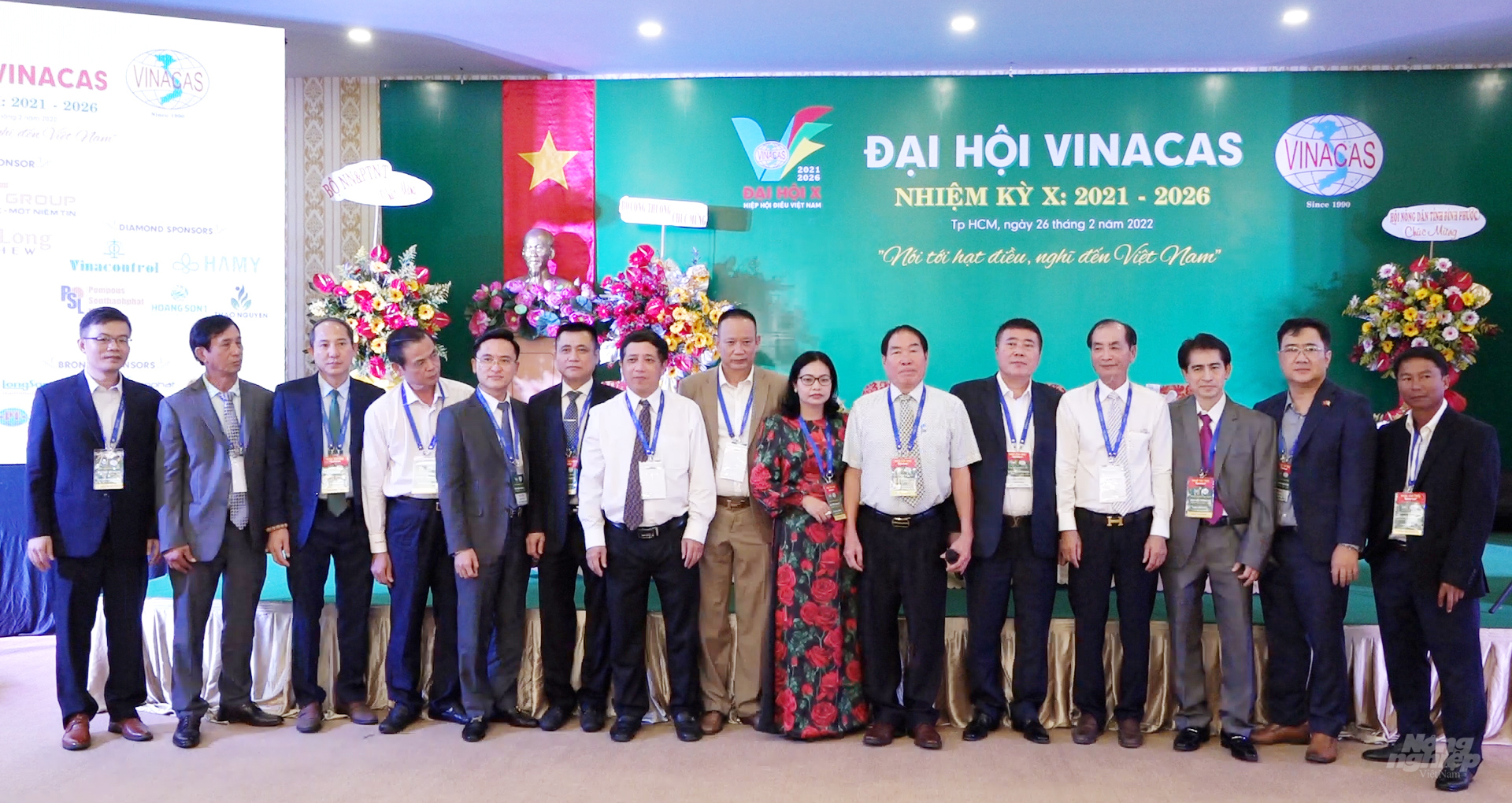 Introducing the new Executive Committee of the Vietnam Cashew Association, term X, 2021 - 2026. Photo: Minh Sang.