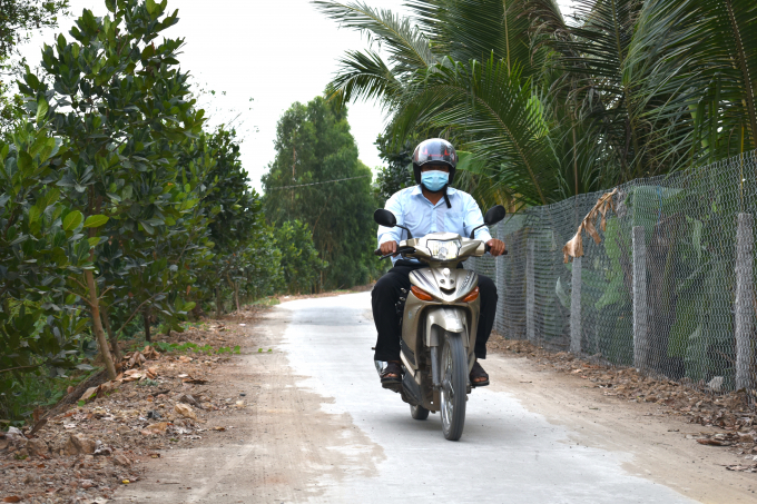 Công trình đường giao thông Dự án VnSAT hỗ trợ nhân dân xã Nhơn Hoà Lập, huyện Tân Thạnh, tỉnh Long An. Ảnh: Minh Đảm.