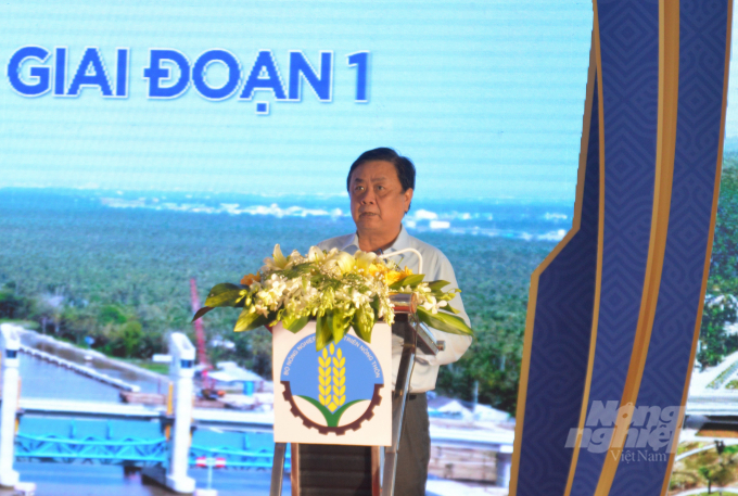 Minister of Agriculture and Rural Development Le Minh Hoan making a speech. Photo: Trung Chanh.