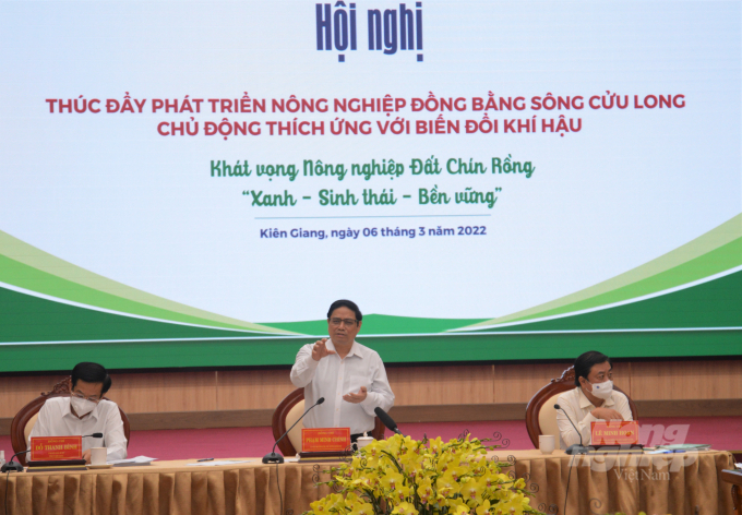 Prime Minister Pham Minh Chinh chaired and delivered a speech at the conference. Photo: Trung Chanh.