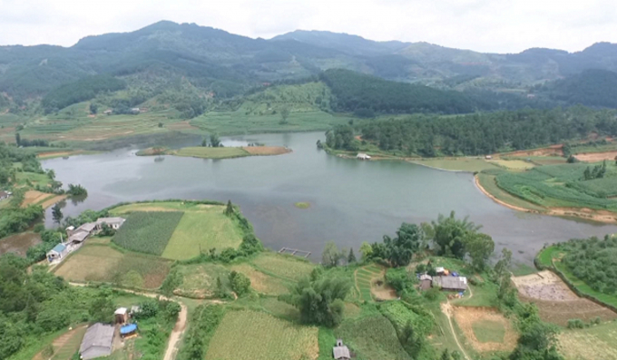 Hồ Bản Chang ở xã Đức Vân, huyện Ngân Sơn là một trong những hồ thủy lợi được người dân sử dụng để chăn nuôi thủy sản. Ảnh: Toán Nguyễn.