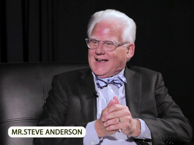 Chuyên gia phân tích kinh tế Steve Anderson.