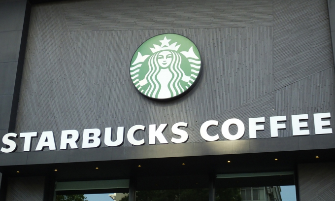 Đại diện chuỗi đồ uống Starbucks khẳng định không phát hiện thấy sự cố 'gián sống lọt vào ly cà phê' sau nhiều lần kiểm tra. Ảnh: VCG