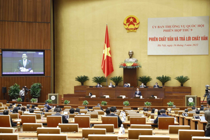 Bộ trưởng Bộ Công Thương Nguyễn Hồng Diên trả lời chất vấn tại Quốc hội. Ảnh: Doãn Tấn/TTXVN.