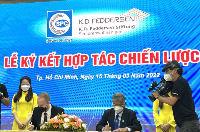 PGS. TS Nguyễn Quốc Dũng, Giám đốc Công ty CP BVTV Sài Gòn ký kết hợp tác chiến lược với các đối tác nước ngoài. Ảnh: Đức Trung.