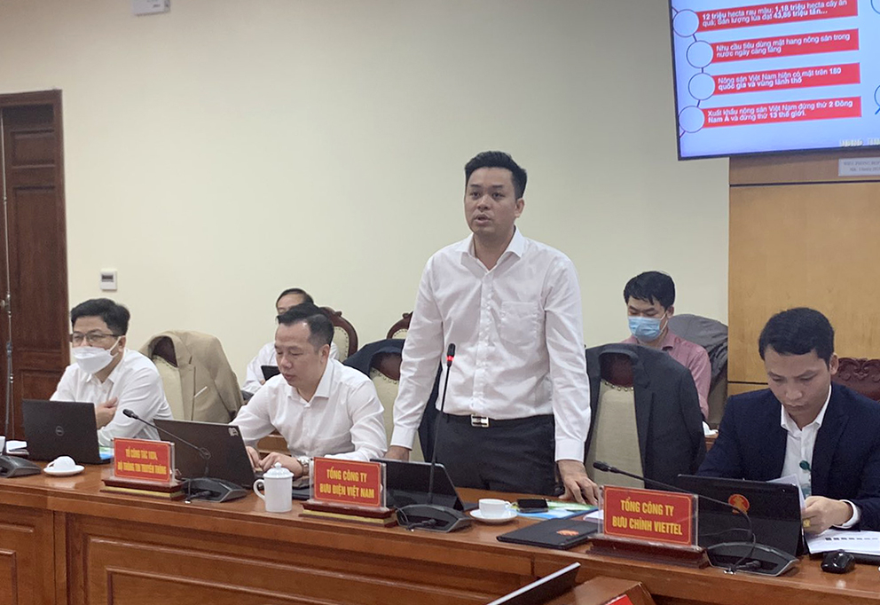 Đại diện Tổng Công ty Bưu điện Việt Nam phát biểu tại buổi làm việc.