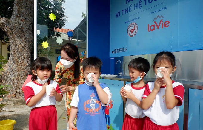 La Vie hỗ trợ hệ thống nước uống trực tiếp tại Trường mầm non Tân Hưng. Ảnh: TL.