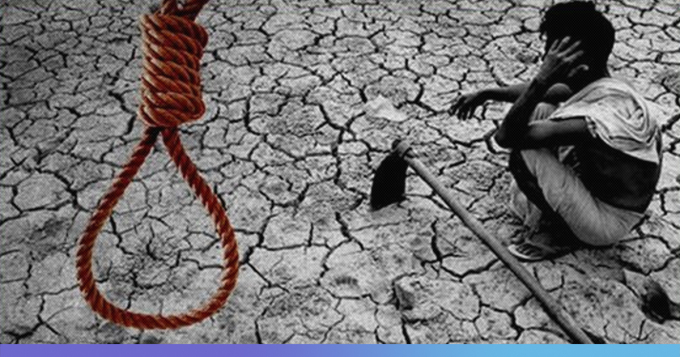 Nợ nần cùng với biến đổi khí hậu gây thất bát mùa màng đã khiến cho vấn nạn nông dân tự tử ở Ấn Độ ngày càng trầm kha. Ảnh: Sott.net
