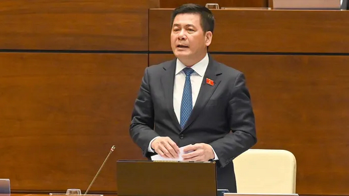 Bộ trưởng Bộ Công Thương Nguyễn Hồng Diên trả lời chất vấn của đại biểu Quốc hội tại phiên họp thứ 9 Ủy ban Thường vụ Quốc hội