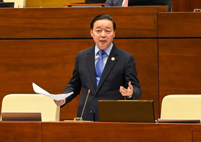 Bộ trưởng Bộ TN-MT Trần Hồng Hà trả lời chất vấn của đại biểu Quốc hội tại phiên họp thứ 9 Ủy ban Thường vụ Quốc hội